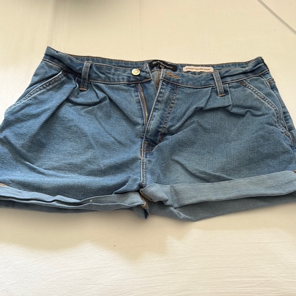 BCBG Generation Pleated Denim Trouser Short - Picture 1 of 3